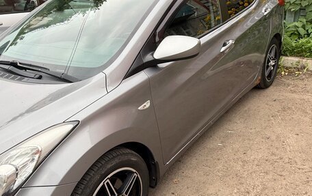 Hyundai Elantra V, 2012 год, 800 000 рублей, 4 фотография