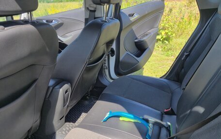 Opel Astra J, 2011 год, 690 000 рублей, 9 фотография