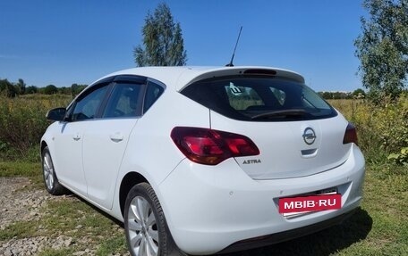 Opel Astra J, 2011 год, 690 000 рублей, 3 фотография