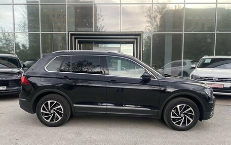 Volkswagen Tiguan II, 2018 год, 2 600 000 рублей, 13 фотография