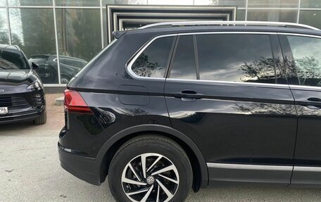 Volkswagen Tiguan II, 2018 год, 2 600 000 рублей, 14 фотография