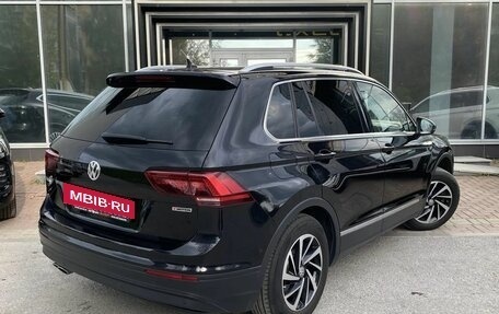 Volkswagen Tiguan II, 2018 год, 2 600 000 рублей, 12 фотография