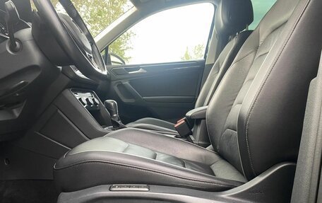 Volkswagen Tiguan II, 2018 год, 2 600 000 рублей, 17 фотография