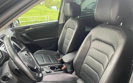 Volkswagen Tiguan II, 2018 год, 2 600 000 рублей, 16 фотография