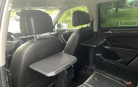 Volkswagen Tiguan II, 2018 год, 2 600 000 рублей, 18 фотография
