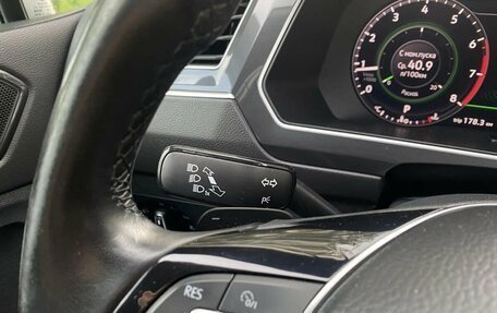 Volkswagen Tiguan II, 2018 год, 2 600 000 рублей, 27 фотография