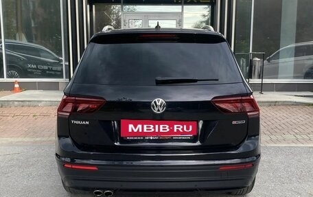 Volkswagen Tiguan II, 2018 год, 2 600 000 рублей, 10 фотография