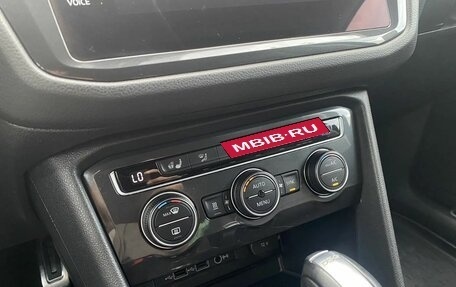 Volkswagen Tiguan II, 2018 год, 2 600 000 рублей, 33 фотография