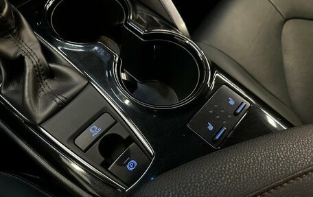 Toyota Camry, 2021 год, 3 210 000 рублей, 10 фотография