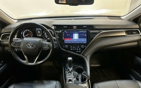 Toyota Camry, 2021 год, 3 210 000 рублей, 5 фотография
