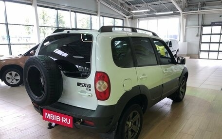 Chevrolet Niva I рестайлинг, 2017 год, 680 000 рублей, 4 фотография