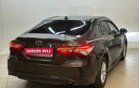 Toyota Camry, 2021 год, 3 210 000 рублей, 4 фотография