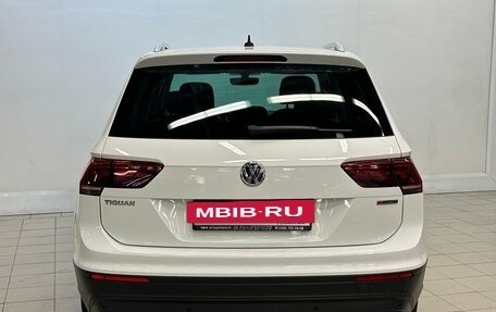 Volkswagen Tiguan II, 2018 год, 2 530 000 рублей, 3 фотография