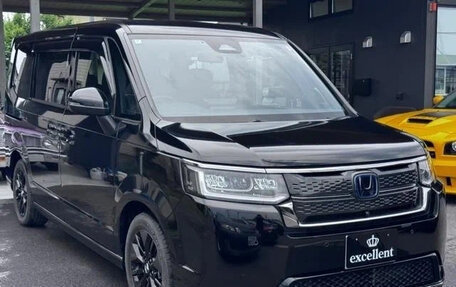 Honda Stepwgn, 2023 год, 2 255 000 рублей, 4 фотография