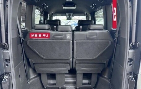 Honda Stepwgn, 2023 год, 2 255 000 рублей, 17 фотография