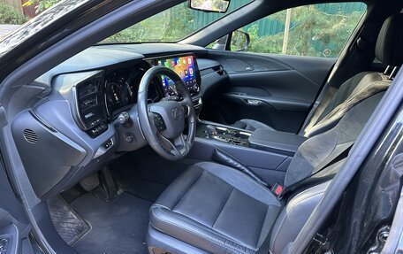 Lexus RX IV рестайлинг, 2023 год, 9 200 000 рублей, 13 фотография