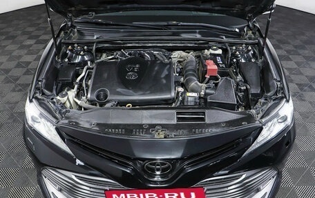 Toyota Camry, 2018 год, 1 950 000 рублей, 8 фотография