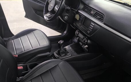 KIA Rio IV, 2018 год, 1 555 000 рублей, 5 фотография