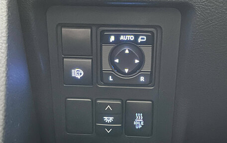 Toyota Land Cruiser Prado 150 рестайлинг 2, 2018 год, 4 849 000 рублей, 17 фотография