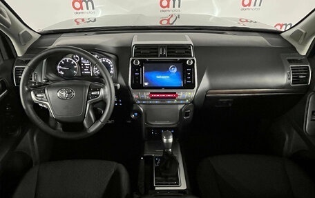 Toyota Land Cruiser Prado 150 рестайлинг 2, 2018 год, 4 849 000 рублей, 9 фотография