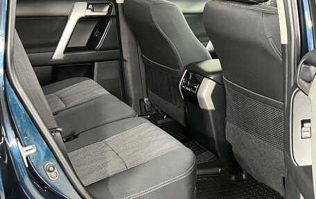 Toyota Land Cruiser Prado 150 рестайлинг 2, 2018 год, 4 849 000 рублей, 31 фотография