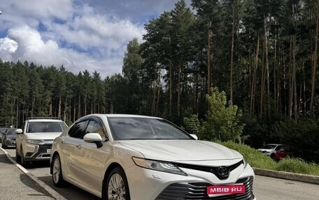 Toyota Camry, 2021 год, 3 300 000 рублей, 1 фотография