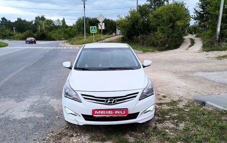 Hyundai Solaris II рестайлинг, 2016 год, 700 000 рублей, 1 фотография