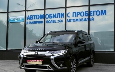 Mitsubishi Outlander III рестайлинг 3, 2019 год, 2 199 000 рублей, 1 фотография