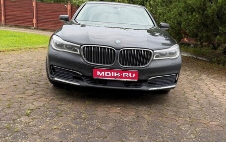 BMW 7 серия, 2015 год, 1 800 000 рублей, 1 фотография