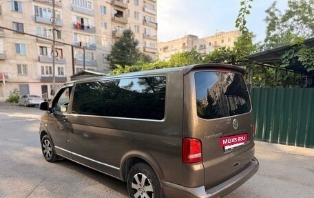 Volkswagen Transporter T5 рестайлинг, 2011 год, 1 650 000 рублей, 2 фотография