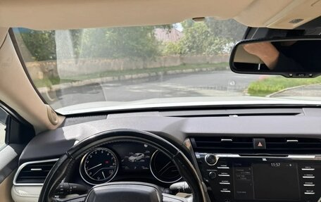 Toyota Camry, 2021 год, 3 300 000 рублей, 4 фотография