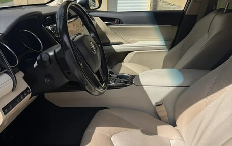 Toyota Camry, 2021 год, 3 300 000 рублей, 5 фотография