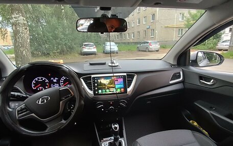 Hyundai Solaris II рестайлинг, 2017 год, 1 350 000 рублей, 7 фотография