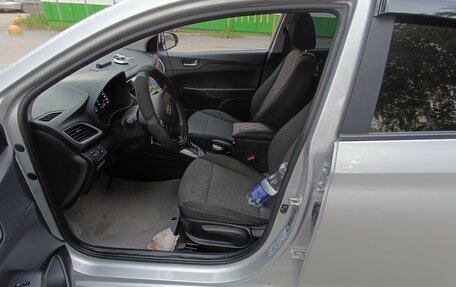 Hyundai Solaris II рестайлинг, 2017 год, 1 350 000 рублей, 9 фотография