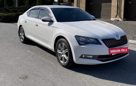 Skoda Superb III рестайлинг, 2017 год, 1 880 000 рублей, 2 фотография
