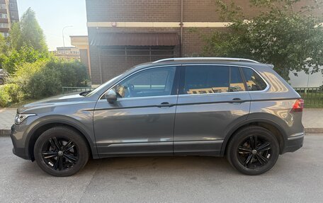 Volkswagen Tiguan II, 2021 год, 3 200 000 рублей, 3 фотография