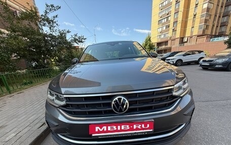 Volkswagen Tiguan II, 2021 год, 3 200 000 рублей, 5 фотография