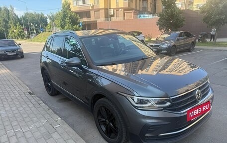 Volkswagen Tiguan II, 2021 год, 3 200 000 рублей, 6 фотография