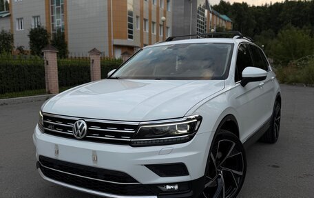 Volkswagen Tiguan II, 2018 год, 2 700 000 рублей, 2 фотография