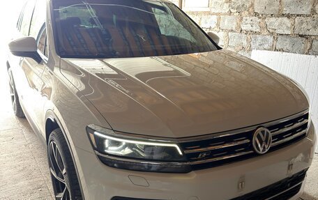 Volkswagen Tiguan II, 2018 год, 2 700 000 рублей, 10 фотография