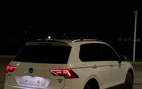 Volkswagen Tiguan II, 2018 год, 2 700 000 рублей, 18 фотография