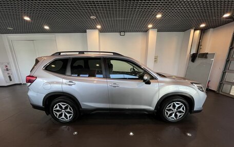 Subaru Forester, 2018 год, 2 350 000 рублей, 2 фотография