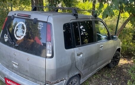 Nissan Cube II, 2000 год, 130 000 рублей, 2 фотография