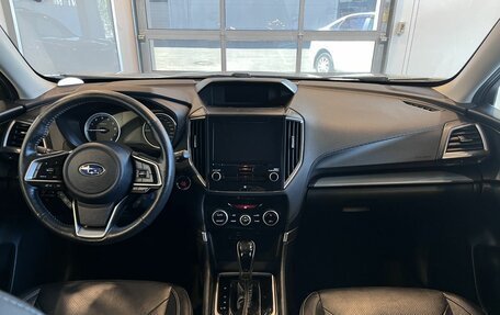 Subaru Forester, 2018 год, 2 350 000 рублей, 9 фотография