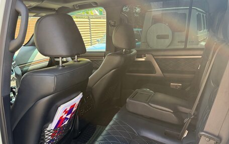 Toyota Land Cruiser 200, 2016 год, 6 300 000 рублей, 9 фотография