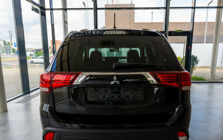 Mitsubishi Outlander III рестайлинг 3, 2016 год, 2 400 000 рублей, 4 фотография