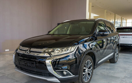 Mitsubishi Outlander III рестайлинг 3, 2016 год, 2 400 000 рублей, 2 фотография