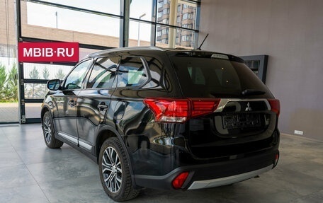 Mitsubishi Outlander III рестайлинг 3, 2016 год, 2 400 000 рублей, 3 фотография