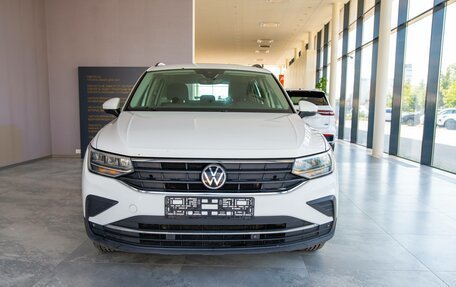 Volkswagen Tiguan II, 2021 год, 3 350 000 рублей, 2 фотография