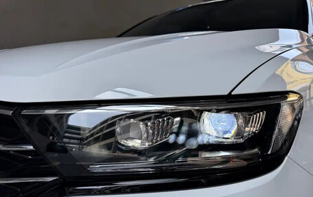 Volkswagen T-Roc I, 2023 год, 1 900 000 рублей, 19 фотография